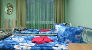 Гостиница На Комсомольской Хостел Сочи Спальное место на двухъярусной кровати в общем номере для мужчин с 6 кроватями-4